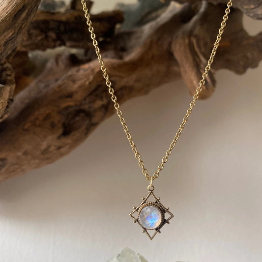 GEMURO Women's Rainbow Moonstone Necklace | 925 Sterling Silver | Celestial Elegance