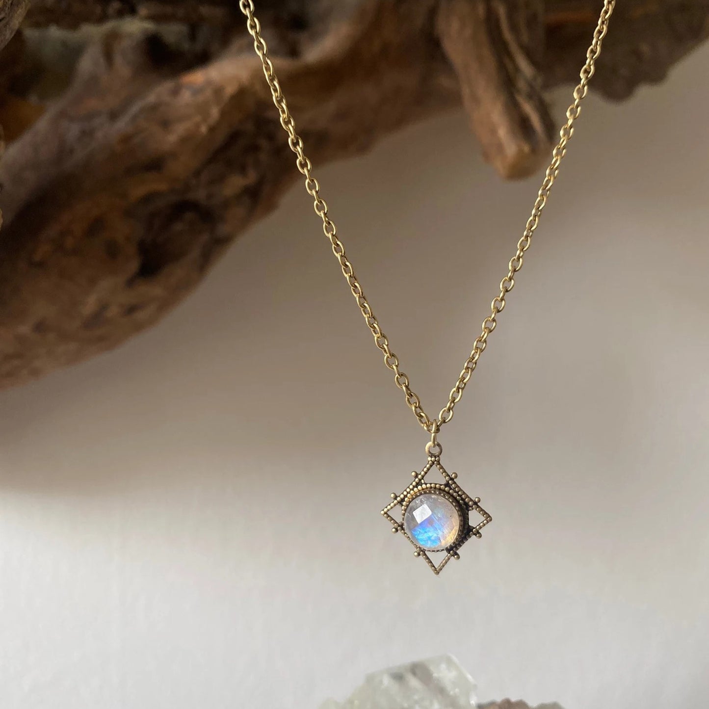 GEMURO Women's Rainbow Moonstone Necklace | 925 Sterling Silver | Celestial Elegance