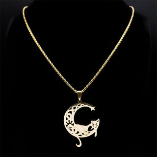 GEMURO Cat & Moon Gold Necklace – Whimsical Cartoon Pendant | Celestial C-Shaped Charm for Dreamers & Cat Lovers ✨