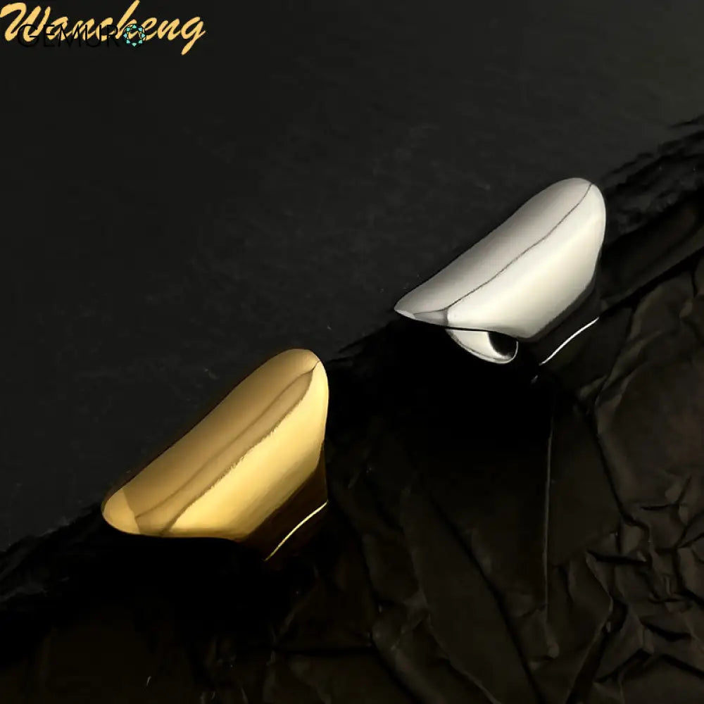 GEMURO Customized 18K Gold Plated Stainless Steel Ring | European & American Heart Flower Design | Wedding Band Initial