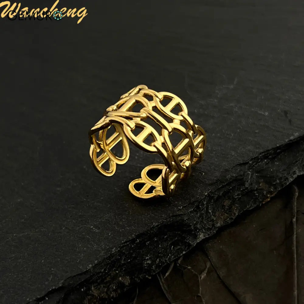 GEMURO Customized 18K Gold Plated Stainless Steel Ring | European & American Heart Flower Design | Wedding Band Initial