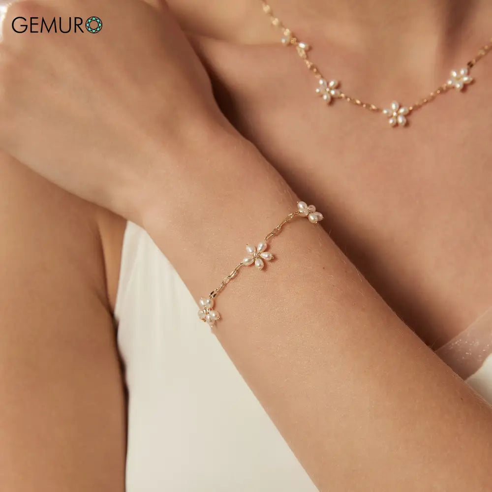 GEMURO Freshwater Pearl Daisy Necklace & Bracelet Set – A Timeless Emblem of Purity & Grace