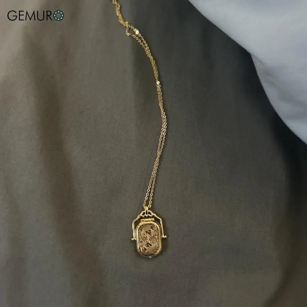 GEMURO Gold Antique Locket Necklace | Victorian-Inspired Bereavement Keepsake