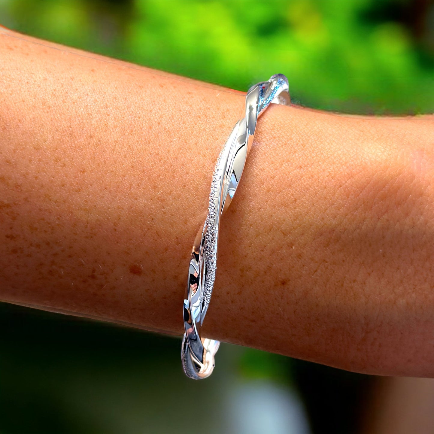 GEMURO Sterling Silver Twisted Bangle | Hammered Mobius Bracelet | Adjustable Two Strand 925 Silver Bangle