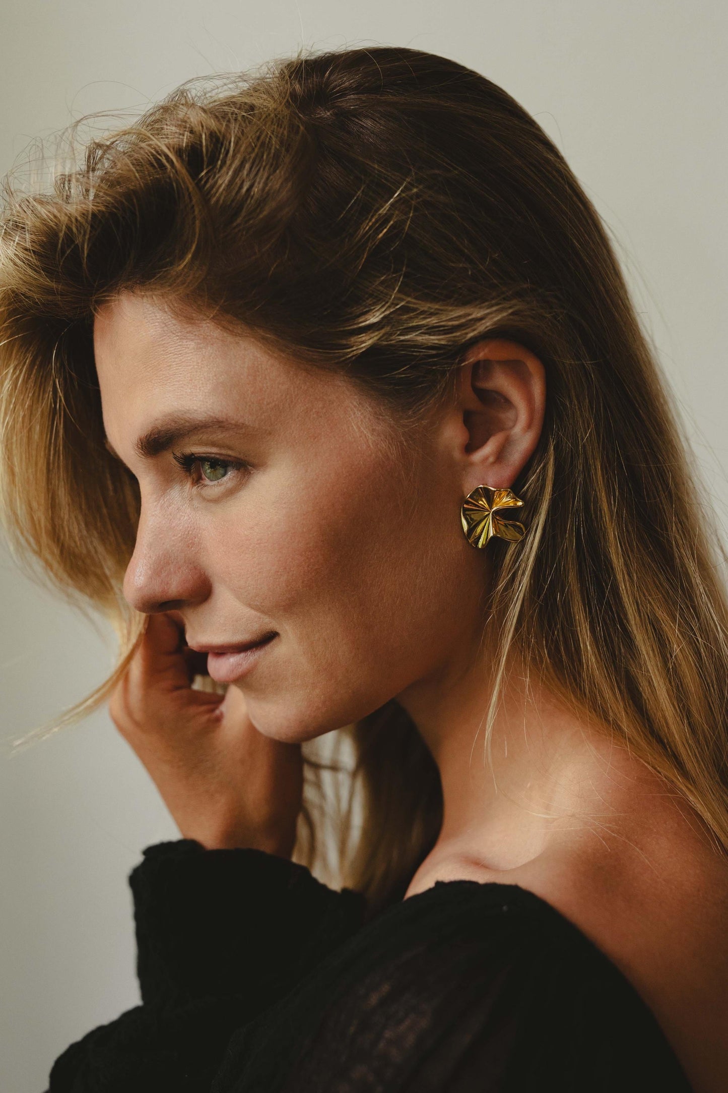 ✨GEMURO 18K Gold-Plated Stainless Steel Earrings – Timeless Elegance & Everyday Luxury